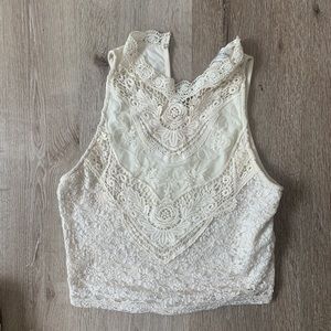 NWoutT Abercrombie & Fitch cream lace crop top size small